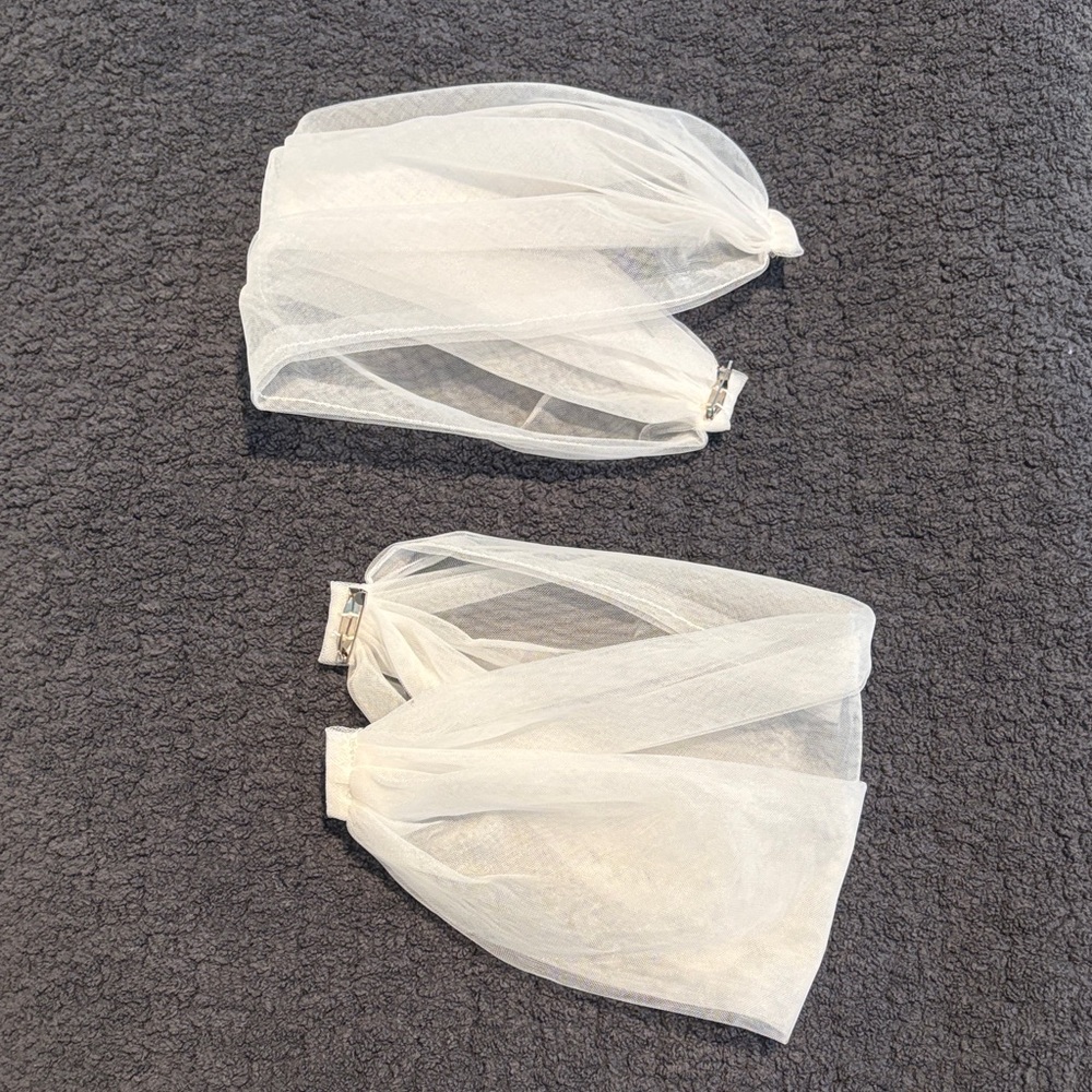 Elegant White Sheer bridal wedding dress sleeves